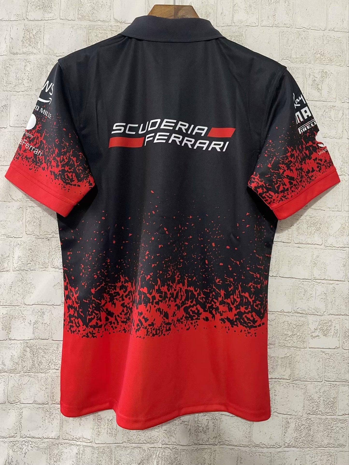 CAMISOLA F1 FERRARI 2025 POLO - PRETO
