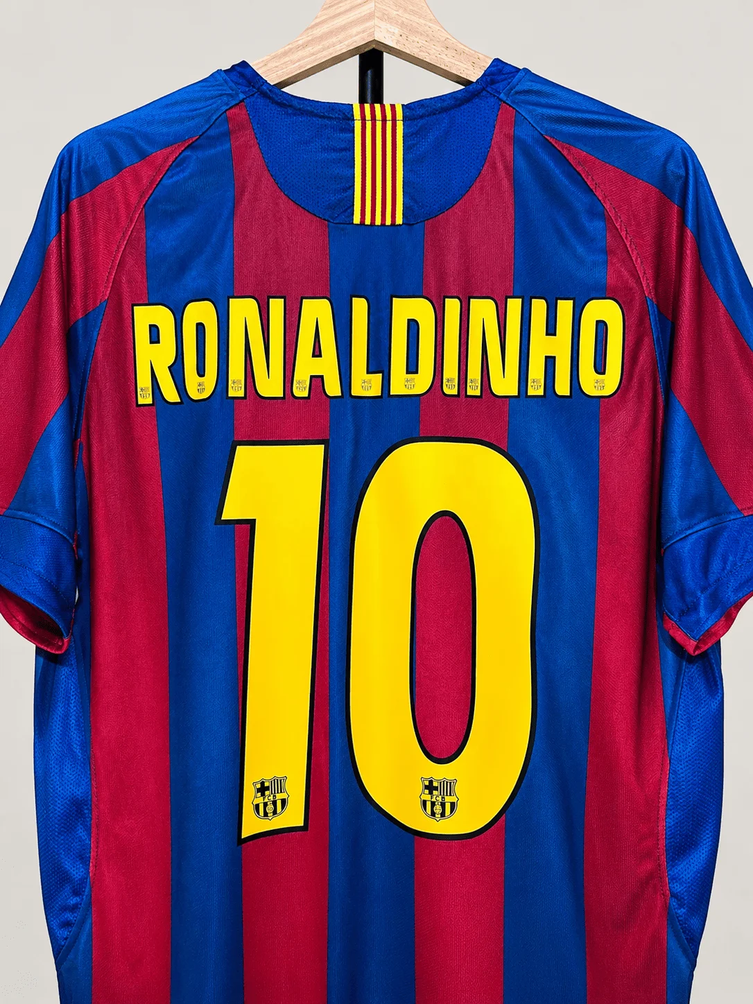 Camisola Barcelona 2005/06 Retro