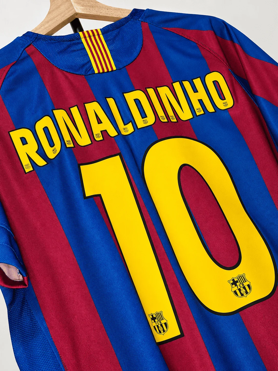 Camisola Barcelona 2005/06 Retro