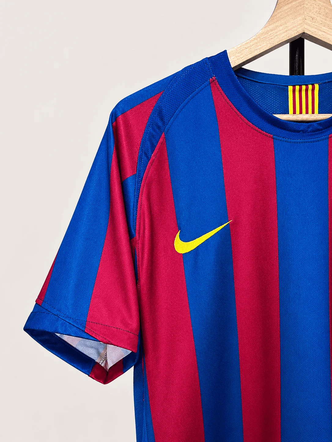 Camisola Barcelona 2005/06 Retro